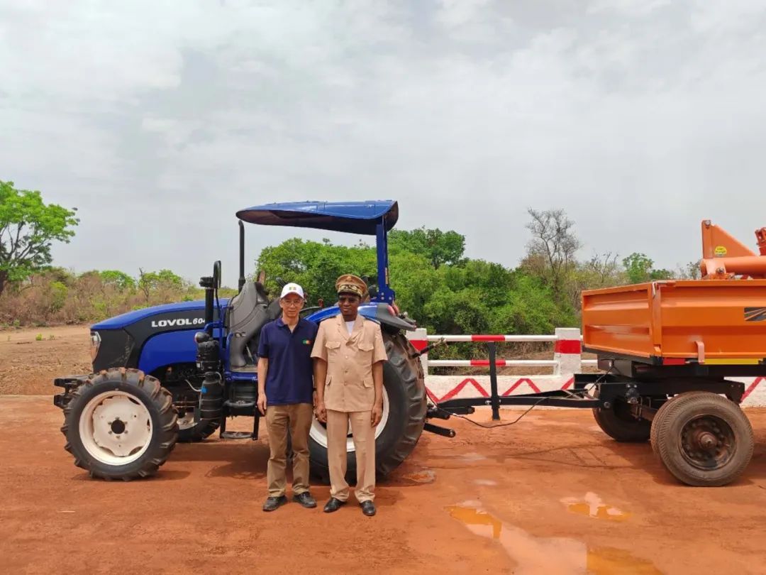 捐赠拖拉机 修建储水坝 马里锂矿项目公司积极支持社区发展